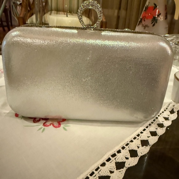 House of Harlow 1960 Silver Crystal Clutch! - Picture 4 of 13